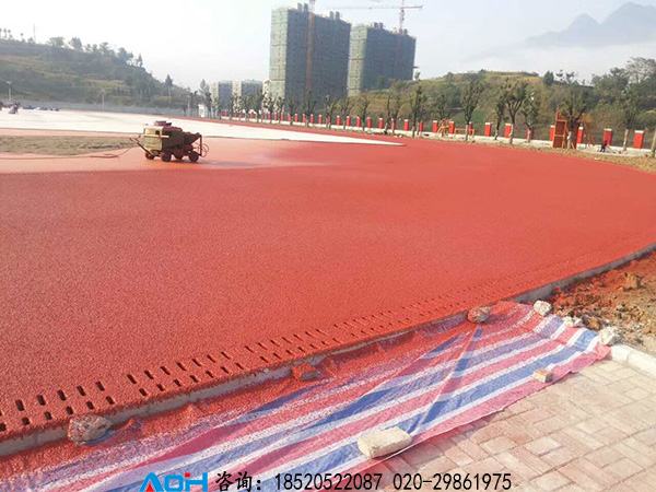 广州混合型塑胶跑道多少钱一平方